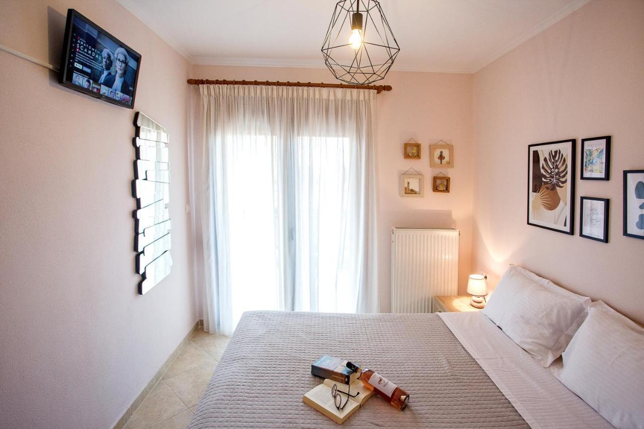 Konstantina & Evgenia Deluxe Apartment Néa Péramos Exteriör bild