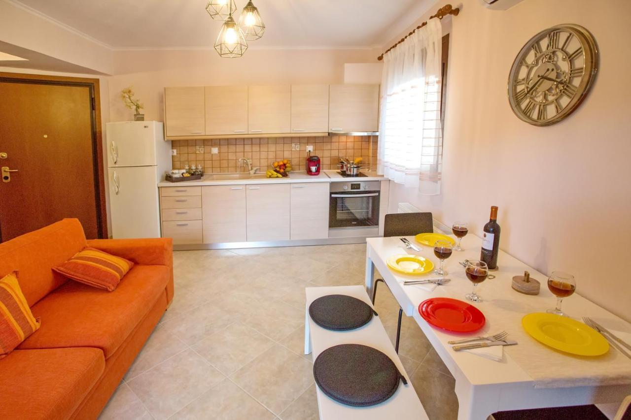 Konstantina & Evgenia Deluxe Apartment Néa Péramos Exteriör bild